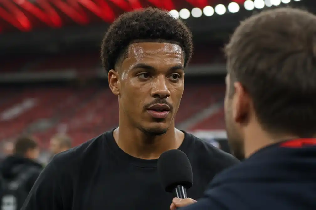 Malik Tillman haalt in interview uit naar Bayer Leverkusen en supporters
