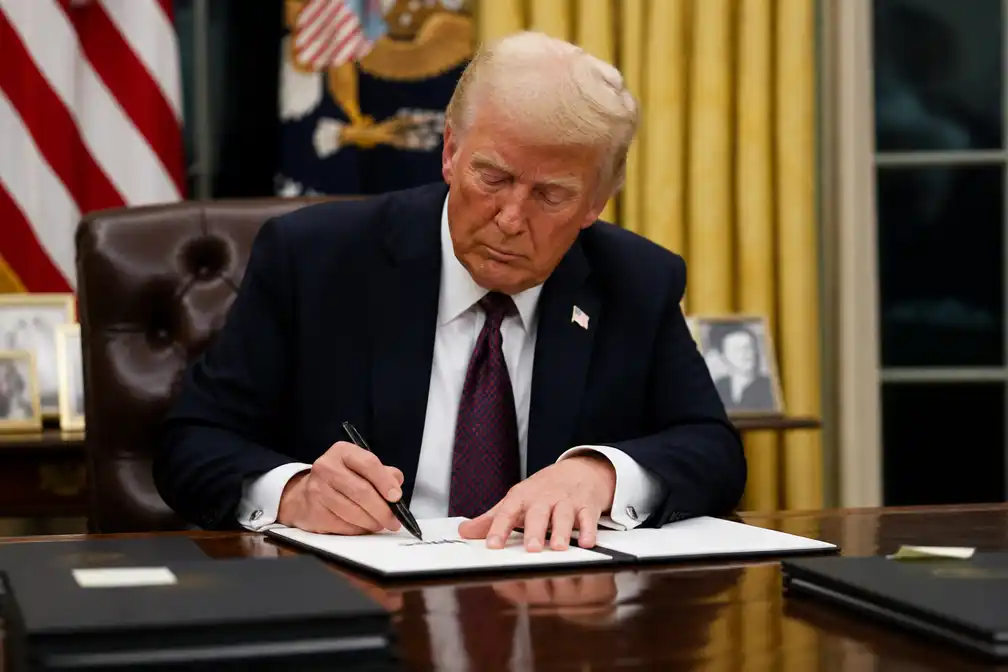 Trump tekent decreten die geboorterecht burgerschap beperken en geboortetoerisme verbieden