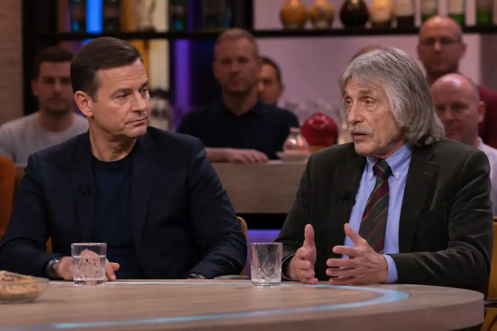 Johan Derksen verdedigt Wilfred Genee tegen vreemdgaan-geruchten in column