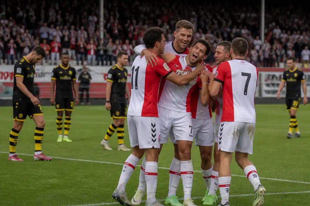 FC Emmen verslaat Roda JC in openingsduel en pakt eerste drie punten