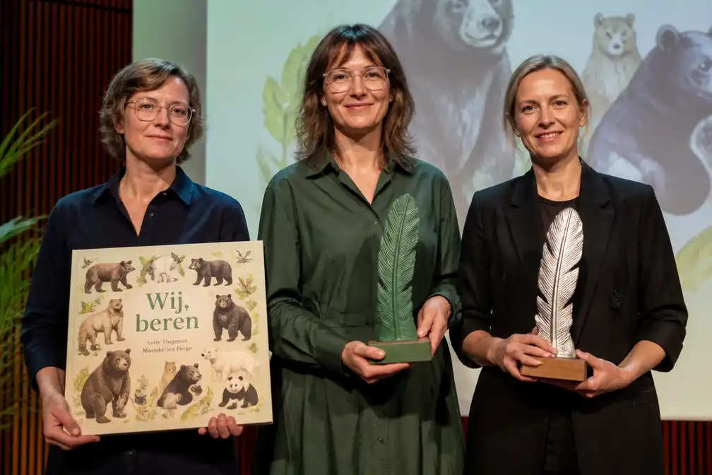 Eerste Groene Griffel voor 'Wij, beren'; Pim Lammers opnieuw Zilveren Griffel