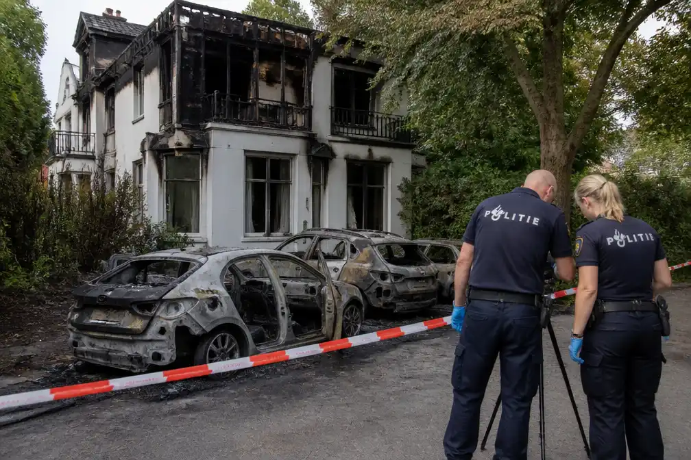 Flinke brand beschadigt villa in Eindhoven; buurt vermoedt aanslag