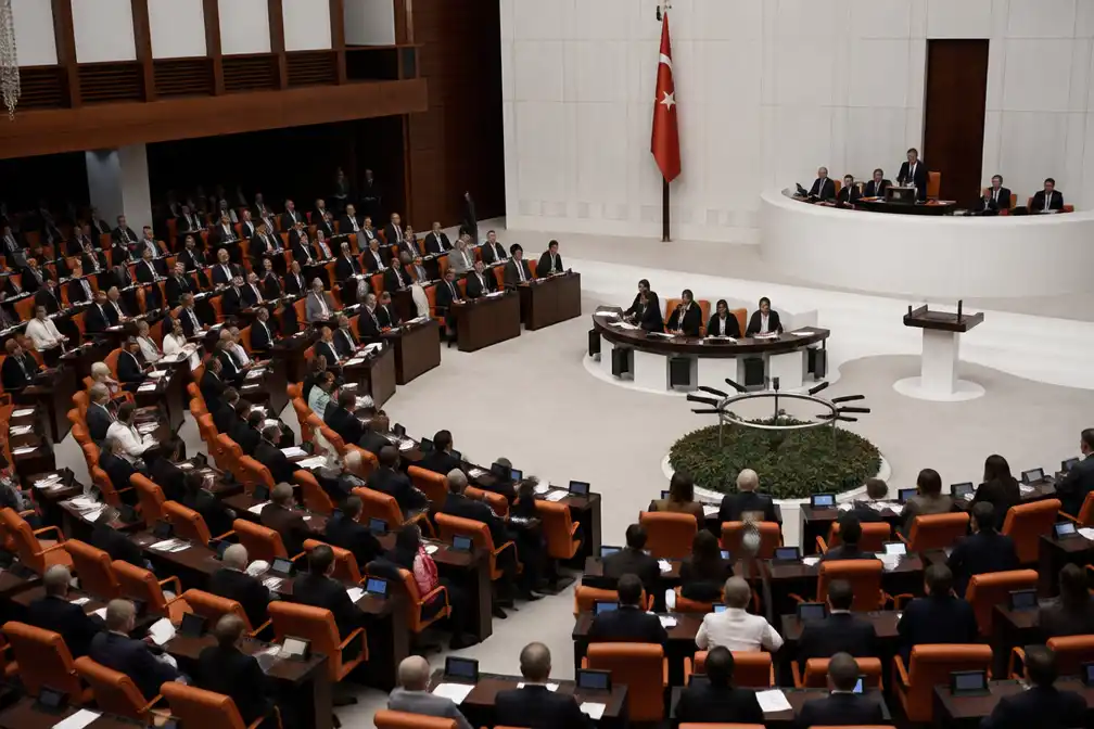 Turks parlement neemt wet aan om conflict met PKK te beëindigen
