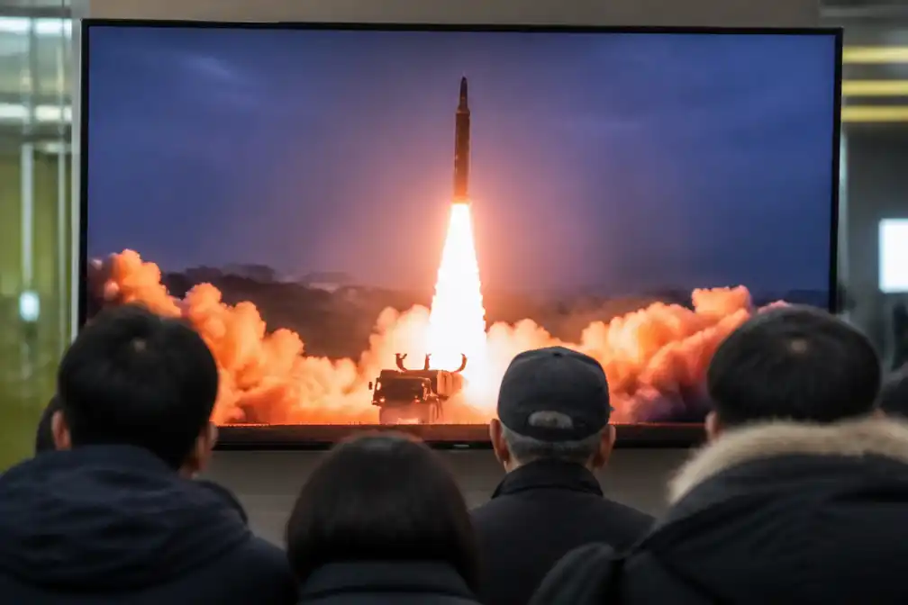 Noord-Korea vuurt ballistische raket af richting Japanse Zee