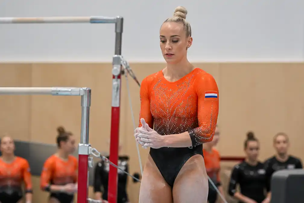 Nederlandse turnsters starten EK in Zagreb, Wevers op brug en balk