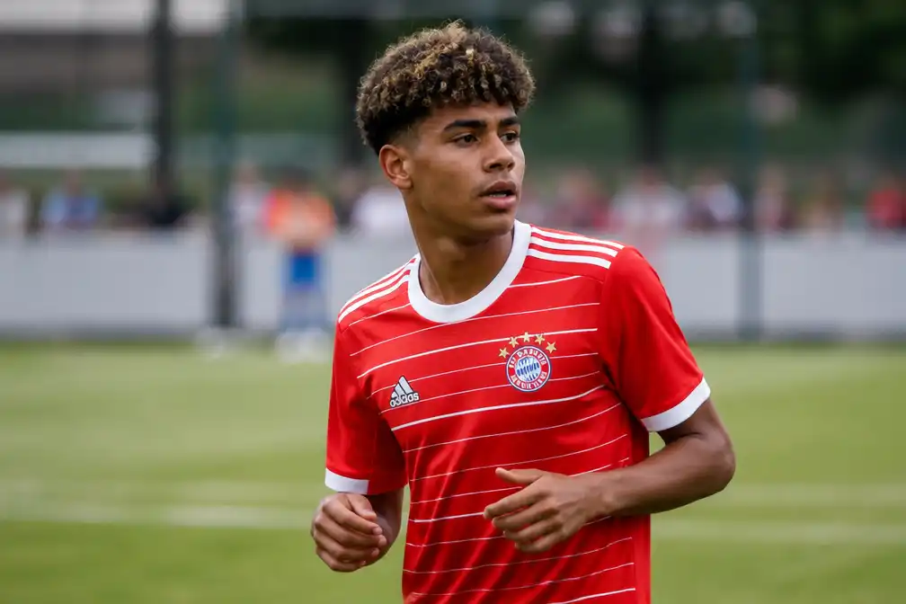 Roy Snip, Nederlandse dubbelganger van Yamal, blijft bij Bayern ondanks FC Groningen