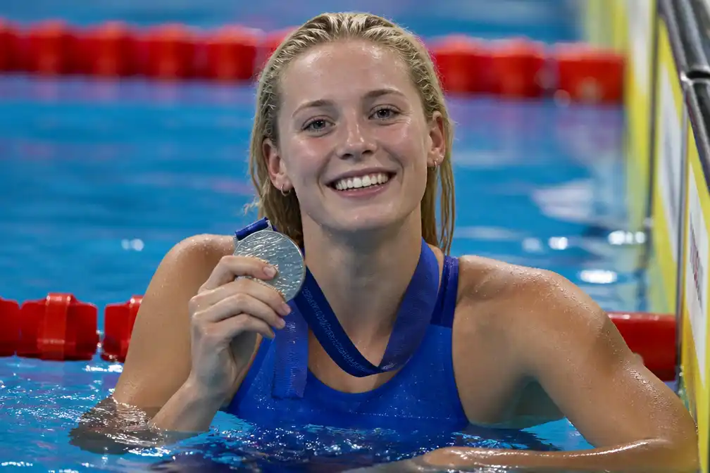 Milou van Wijk pakt EK-zilver op 100 meter vrij ondanks zware gezondheidsproblemen