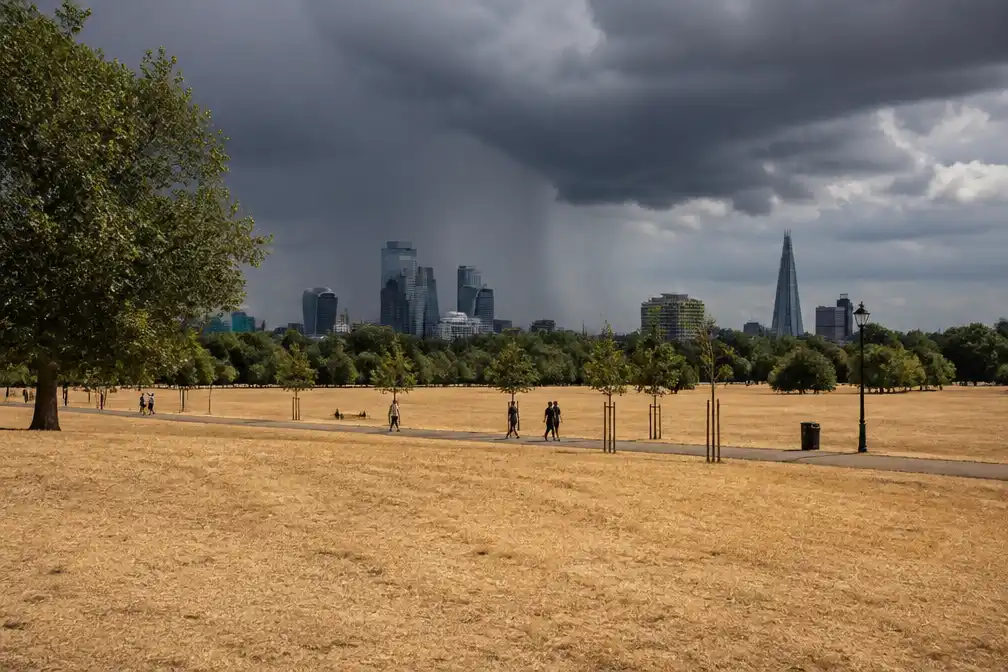 Tropische hitte verdwijnt grotendeels uit Europa, onweer en regen op komst