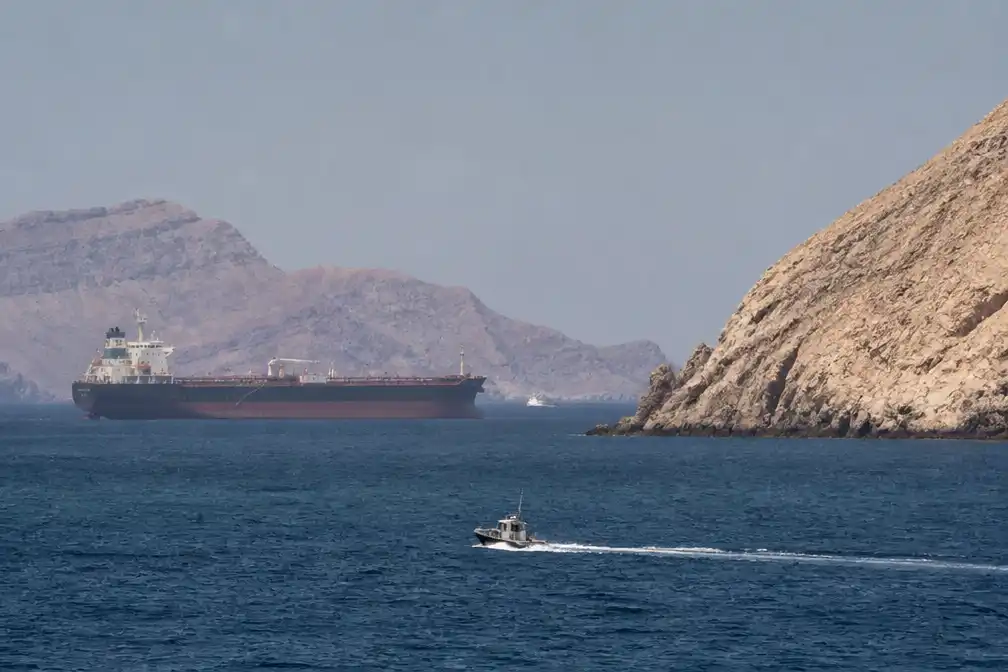 Iran zegt principeakkoord met Oman over Straat van Hormuz te hebben