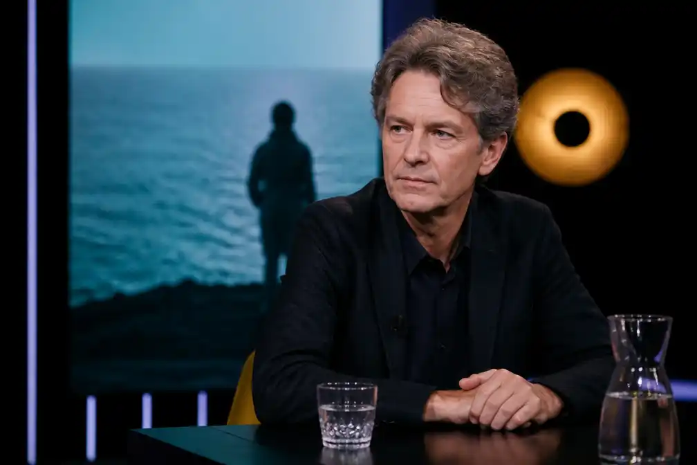 Tommy Wieringa boeit als Zomergast met levensverhaal als jongensboek