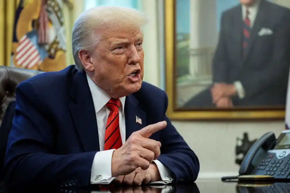 Trump dreigt Oman te bombarderen als het 'in de weg zit' bij beëindigen Iran-oorlog