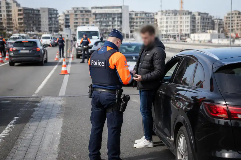 Bestuurder met openstaande boete van 80.000 euro verliest auto bij controle in Blankenberge