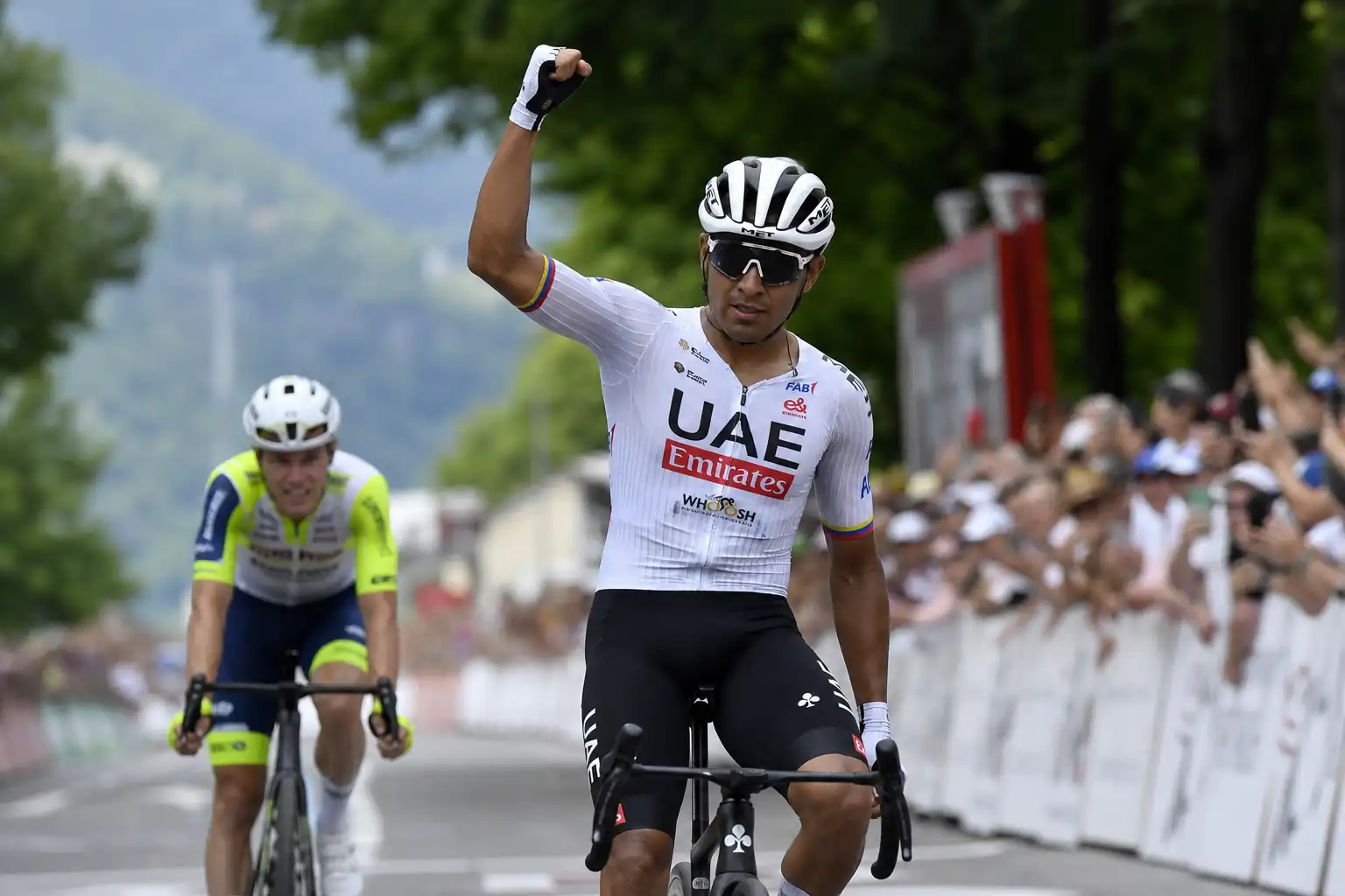 Narvaez wint derde etappe Ronde van Zwitserland na vlucht