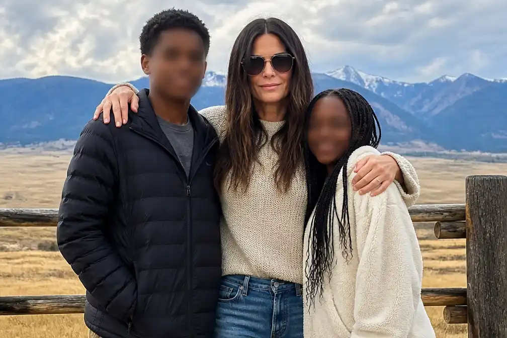 Sandra Bullock deelt zeldzame gezinsfoto's van kinderen Louis en Laila