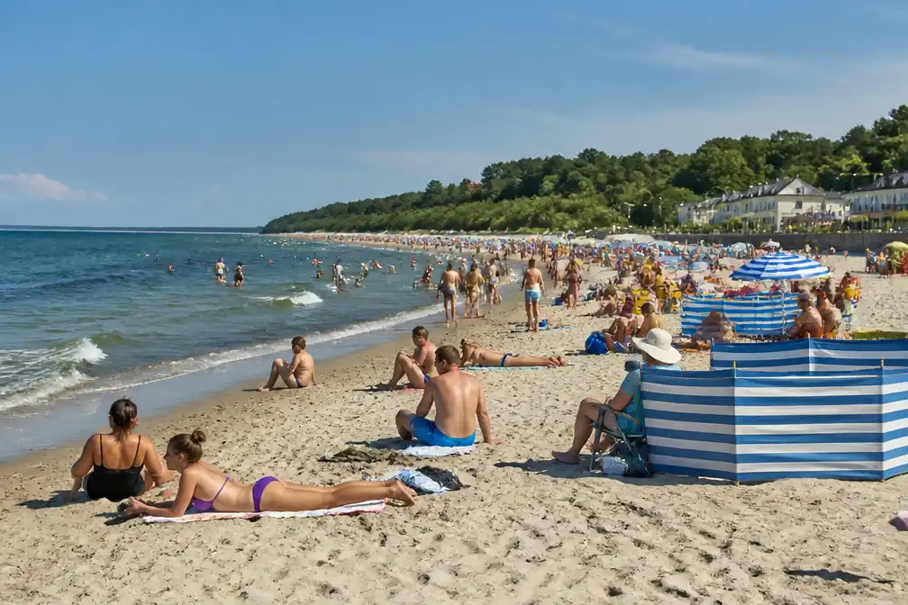 Poolse kust trekt buitenlandse toeristen met koelte en lage prijzen