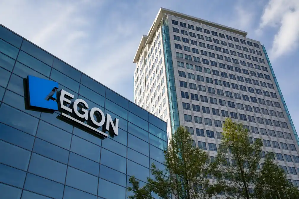 Aegon boekt hogere winst dan verwacht en breidt aandeleninkoop uit