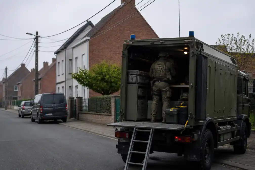 Granaat gevonden op zolder in Grimbergen; ontmijningsdienst DOVO ruimt op