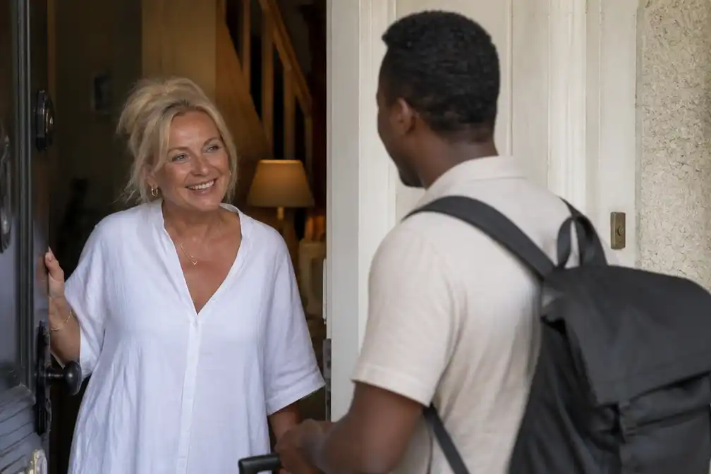 Gilberto doet intrede bij Caroline in B&B Vol Liefde: 'sprankje hoop'