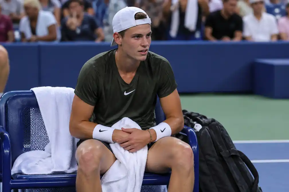 Holger Rune trekt zich terug van US Open door achillespeesblessure