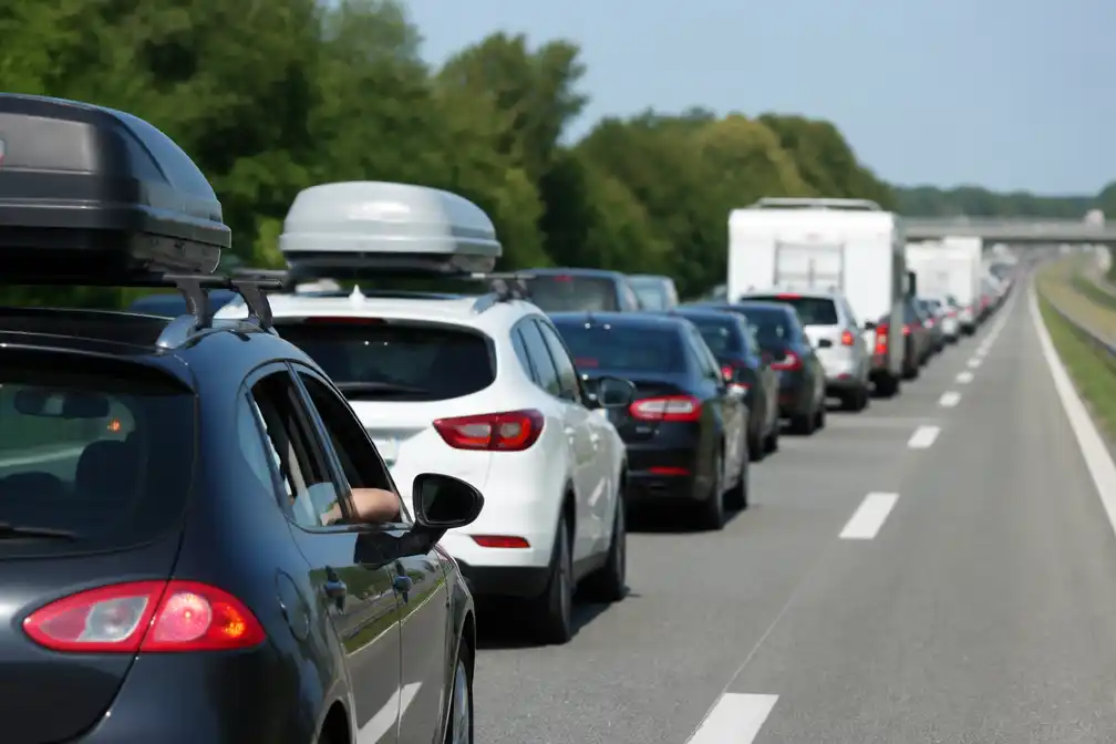 Nederlanders laten vaste boekingsgedrag los; vakantieverschuivingen zichtbaar