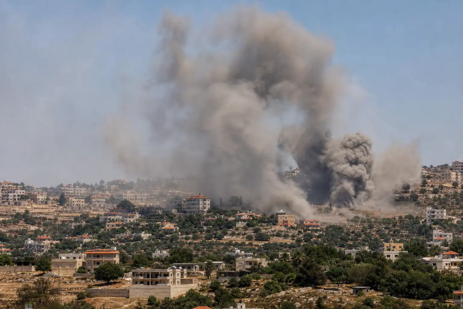 Israëlische luchtaanvallen doden vijf in Zuid-Libanon, staakt-het-vuren verbroken