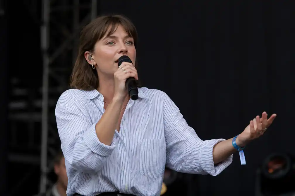 Sophie Straat roept op Lowlands witte mannen op vooraan te staan in debat