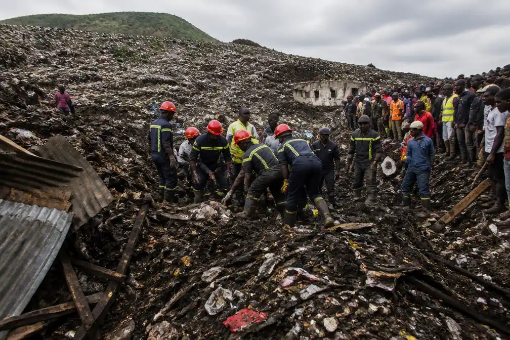 Vuilnisbelt stort in in Conakry, Guinee: minstens 30 doden