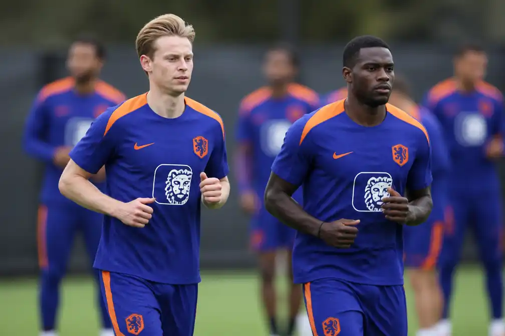 Oranje begint met De Jong en Brobbey tegen Zweden na trainingsbotsing