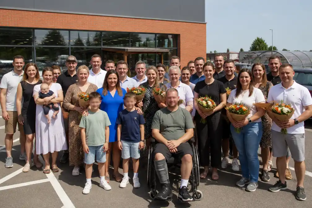 Dorpsgenoten redden postbode Tom (44) na hartstilstand op parking Delhaize in Geetbets