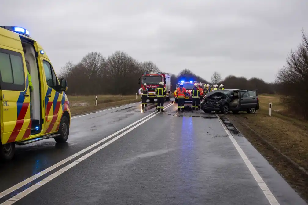 Nederlander omgekomen, vijf gewonden bij ongeval op Duitse B403 bij Coevorden