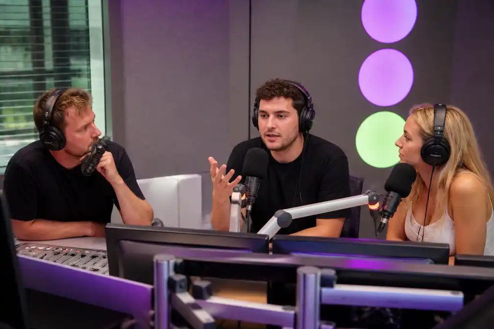 Trio 'De Avondshow' van Radio 538 met Bas Menting, Dylan Boet en Eva Vloon scoort deze zomer op sociale media