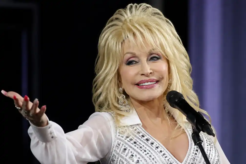 Dolly Parton, wereldwijd geliefde countryzangeres, overleden