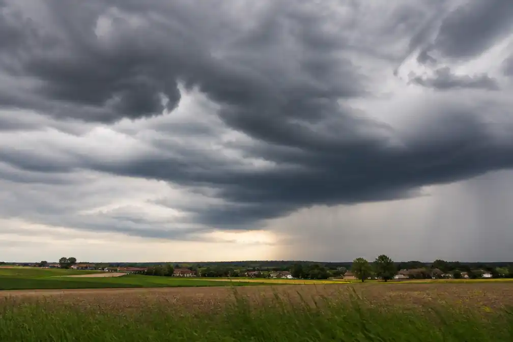 KMI kondigt code geel af voor onweer in heel België vanaf 17 uur