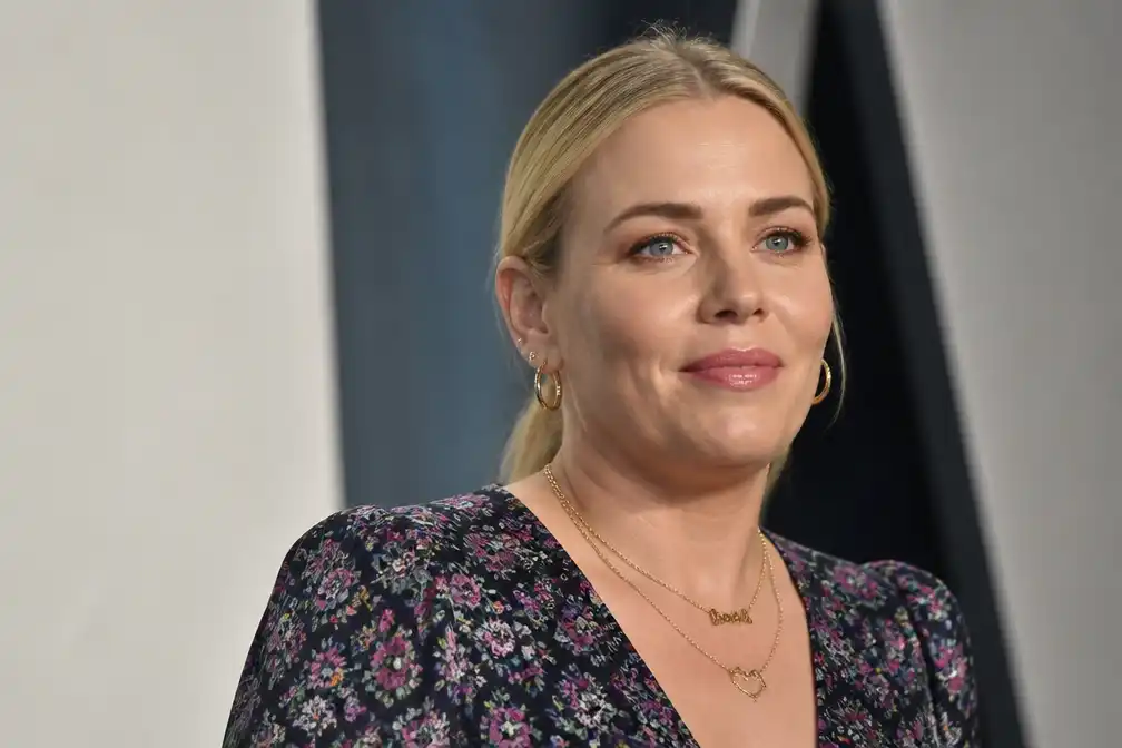 Busy Philipps onthult twee operaties na diagnose kwaadaardige hersentumor