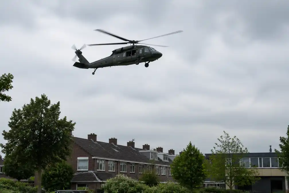 AD-podcast: militaire helikopters vroeg boven huizen zorgen voor overlastdebat