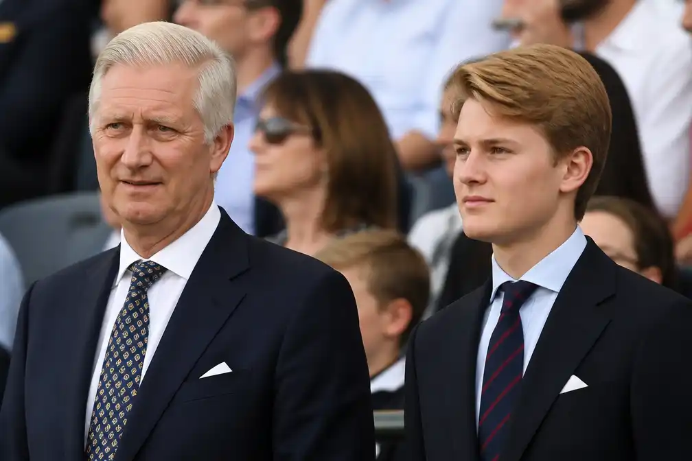 Koning Filip reikt beker uit op WK hockey voor mannen