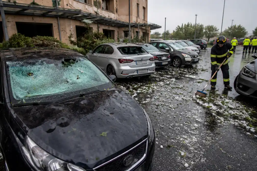 Zware storm in Noord-Italië verwondt tientallen mensen en beschadigt 10.000 auto's