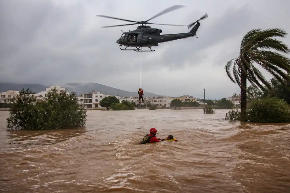 Zware storm treft Cyprus; man door bliksem getroffen, twee mensen gered per helikopter