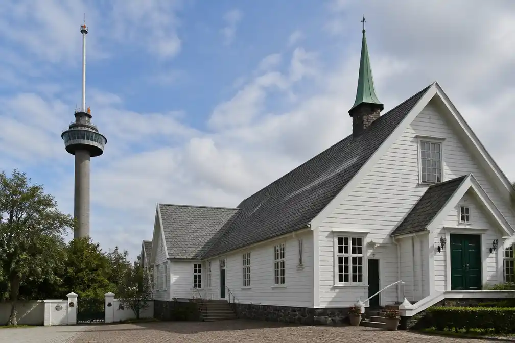 Herdenkingsdienst voor overleden koning Harald in Noorse kerk Rotterdam