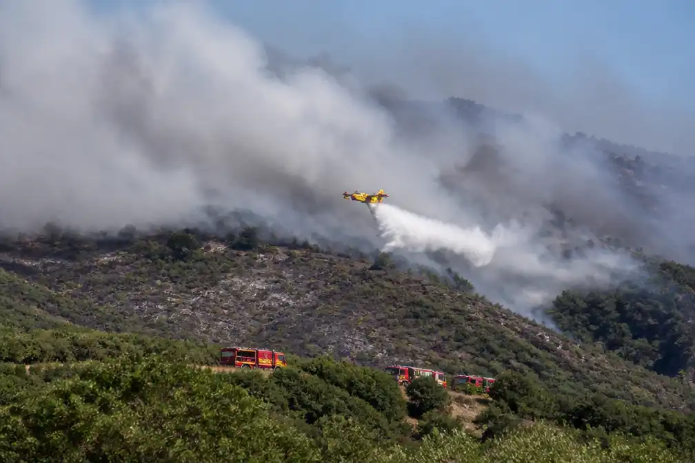 Natuurbrand op Corsica verwoest 130 hectare bij Cagnano, tweehonderd man ingezet