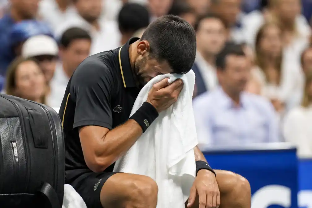 Djokovic verliest openingspartij US Open van Navone bij vroegste Grand Slam-uitschakeling in 20 jaar