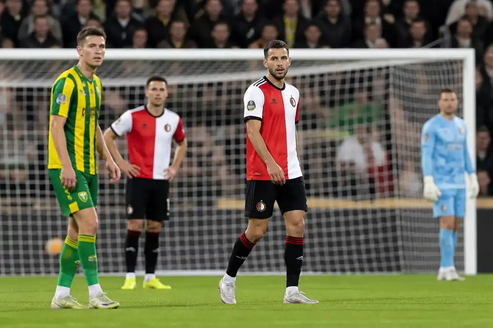 PSV wint 6-1 bij FC Utrecht, Feyenoord gelijk tegen ADO, Ajax te sterk voor Telstar