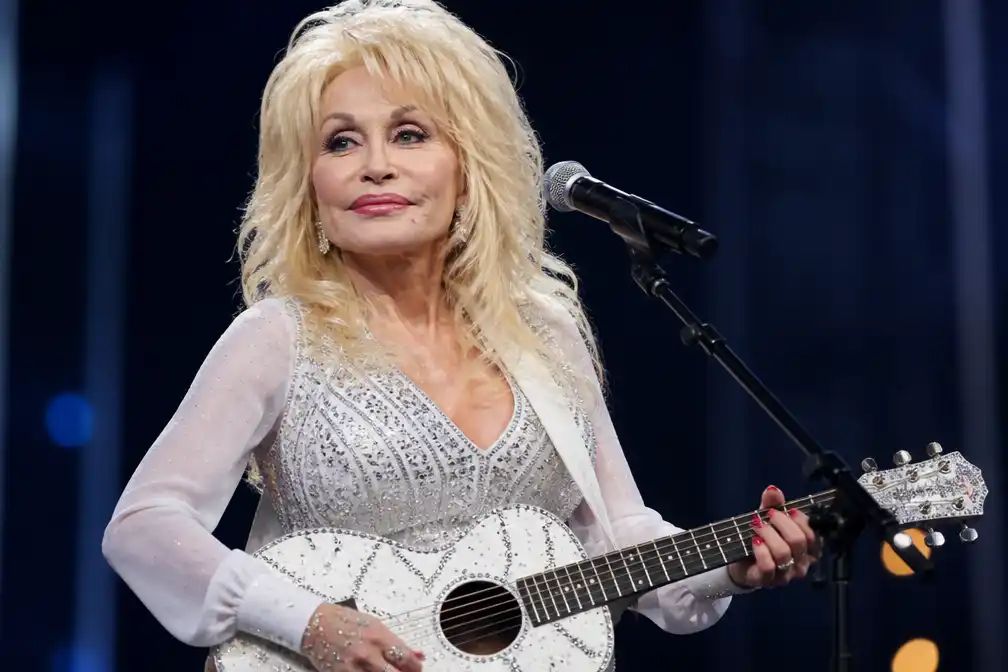 Dolly Parton postuum terug in top 5 Billboard 200 met Ultimate Dolly Parton