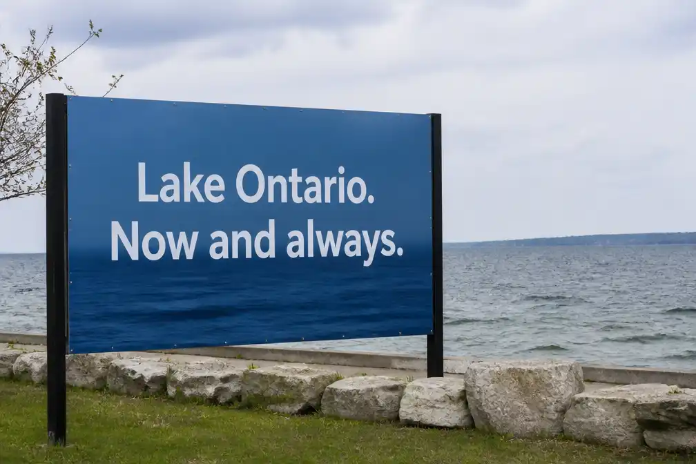 Ford plaatst bord 'Lake Ontario' tegen Trumps hernoeming; Google Maps toont beide namen