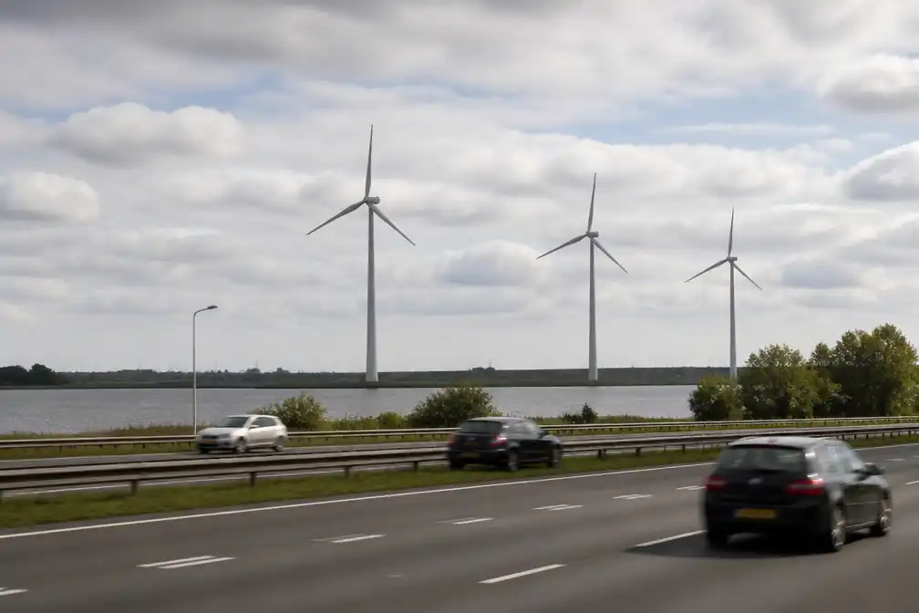 Meerderheid Provinciale Staten tegen windmolens Noorder IJplas om Coenplein