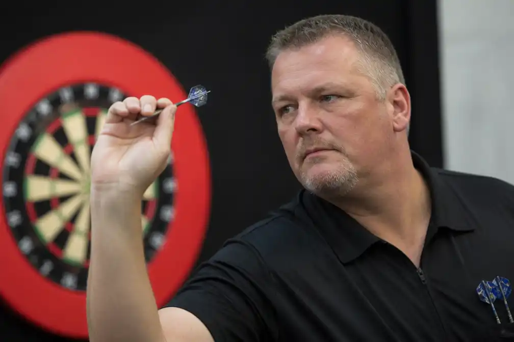 Oud-wereldkampioen darts Dick van Dijk doet mee aan 'B&B vol liefde'