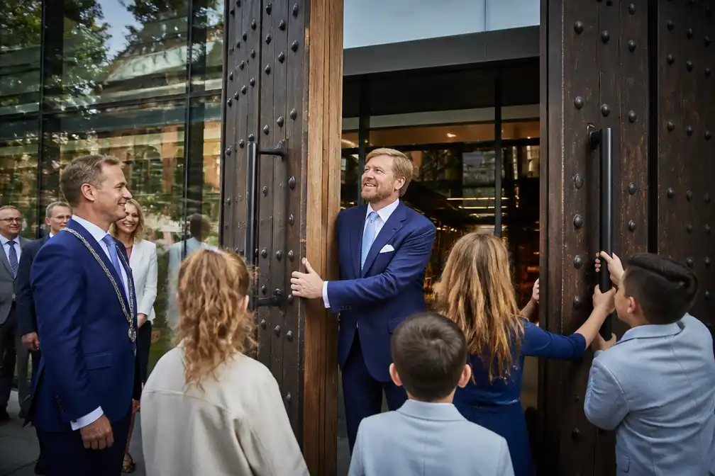 Koning Willem-Alexander opent Museumpark VONK in Eindhoven