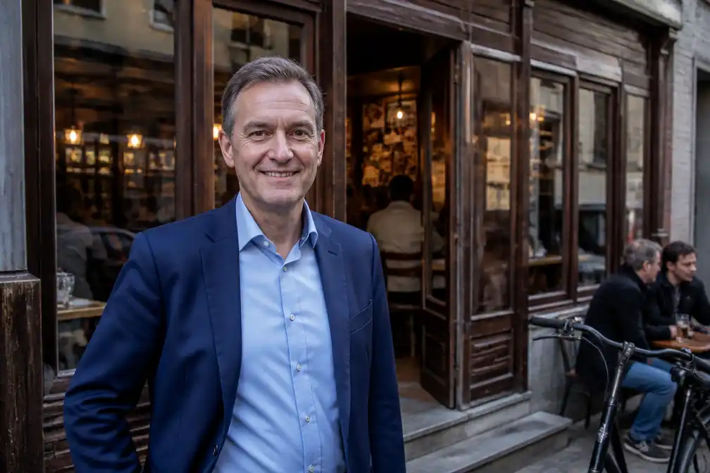 Bert Lambrechts neemt iconisch café De Kleine Hal in Hasselt over