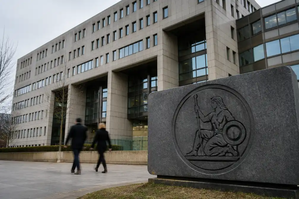 DNB begint reorganisatie: 290 banen verdwijnen, gedwongen ontslagen onvermijdelijk