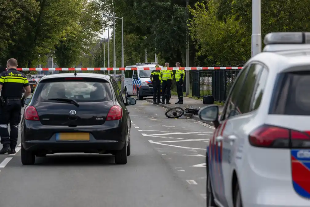 Fietser (13) uit Hoorn overleden na aanrijding; bestuurder opgepakt